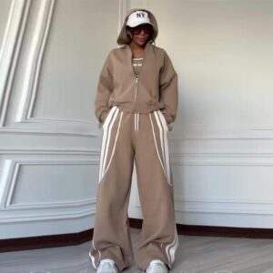 CASUAL TRACKSUIT