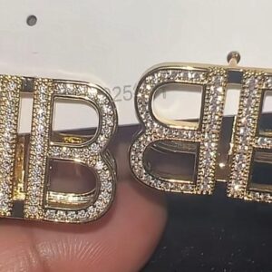 B shaped style earrings - Image 1