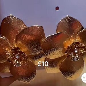 Flower Styled earrings - Image 1