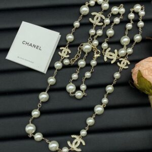 Beaded style necklace - Image 1